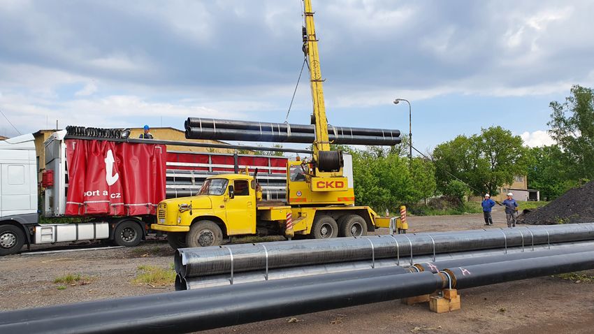 Delivery of pipes for the heat supply